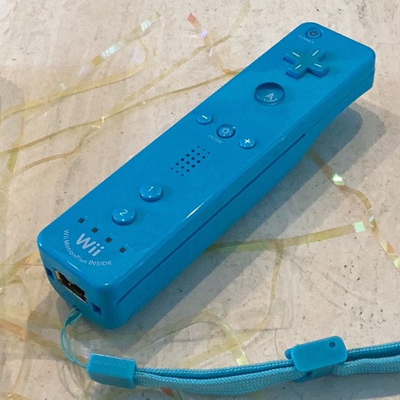 Nintendo Wii Remote Motion Plus Inside Controller Blue & Wrist Strap & Cover - Picture 4 of 9